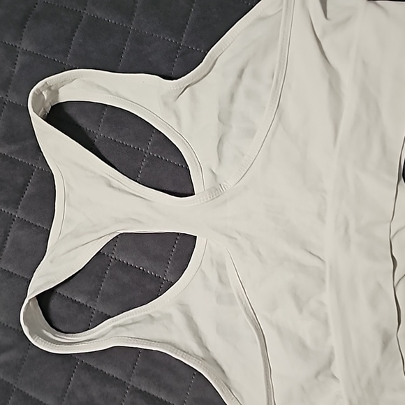 VICTORIA SECRET & PINK SPORT BRAS - Picture 3 of 4